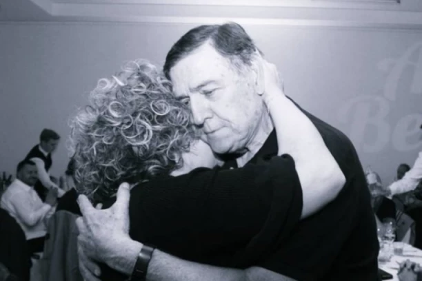 NAKON MRKINE SMRTI, BEKUTA SE POTPUNO PROMENILA: Ana se pojavila u javnosti, oglasila se i pokazala kako izgleda posle TRAGEDIJE! (FOTO)