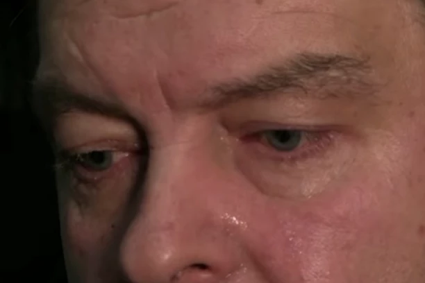 IVICA DAČIĆ SAV U SUZAMA LJUBI SLIKU MILUTINA MRKONJIĆA! Ne može da prežali prijatelja! (VIDEO)