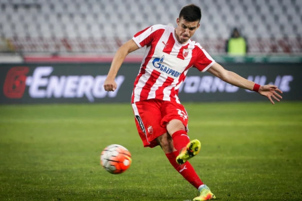 TOTALNA PANIKA: Srpski fudbaler zaražen novim sojem koronovirusa!