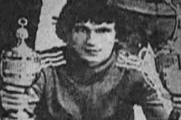 NJEGOVO UBISTVO BILO POVOD ZA KRVAVE DEVEDESETE: Danas se navršavaju 34 godine od BRUTALNE LIKVIDACIJE LAKONIĆA - Evo ko je on bio! (VIDEO+FOTO)