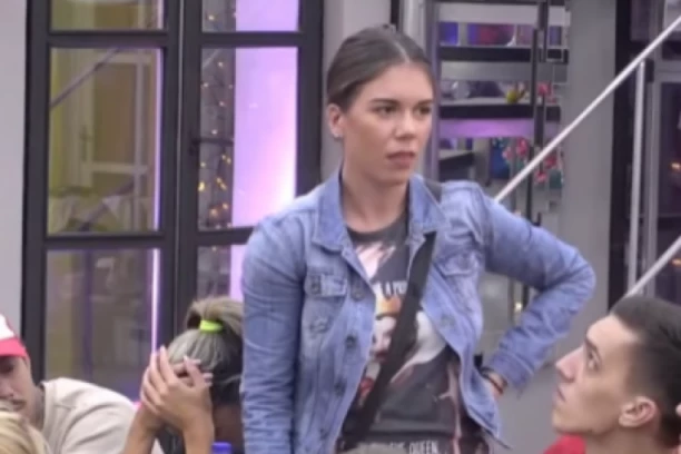 LEA I JASNA ŠEKARIĆ POBEGLE IZ SRBIJE?! Nestale nakon SKANDALA, komšija sve OTKRIO!