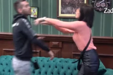 ZAMALO JE UBIO BOGA U NJOJ: Neviđeni karambol Baneta i OVE zadrugarke, psovala mu majku, a on se KRVNIČKI ZALETEO NA NJU! (VIDEO)