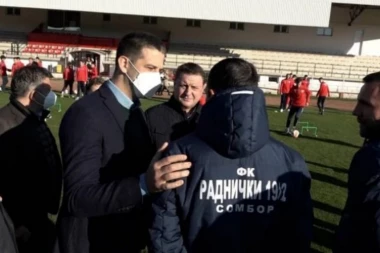 UDOVIČIĆ POSETIO APATIN I SOMBOR: Ministar omladine i sporta izmamio osmehe na lica najmlađih!