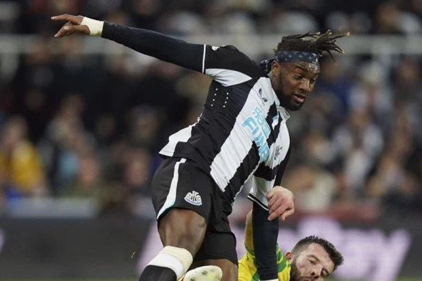 DŽABA VAM NOVCI, MOJI SINOVCI: Njukasl nastavlja da se BRUKA, ispadanje iz Premijer lige sada je REALNOST!