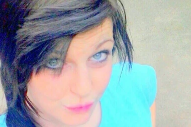 OPALIO METAK NA SNIMANJU PORNIĆA: Zvezda filmova za odrasle revolverom pucala sebi u genitalije