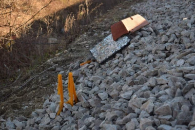 UŽAS U VALJEVU: Voz udario ženu, stradala na mestu!