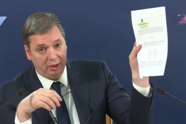 PREDSEDNIK VUČIĆ POKAZAO KLJUČNI DOKUMENT O RIO TINTU: Istina pred građanima Srbije, izvođenje radova u Jadru odobrili 1. februara 2012. godine