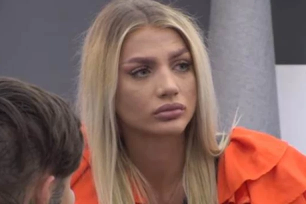 NI SAMU SEBE NE PREPOZNAJE NA STARIM SLIKAMA: Milica Kemez nije promenila, već IZMENILA LIČNI OPIS! (FOTO)