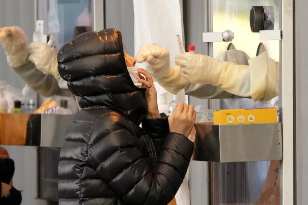 ČUVENI DOKTOR KAMENOV: Omikron je drugačiji, a jedan vitamin je ključan u borbi sa virusom