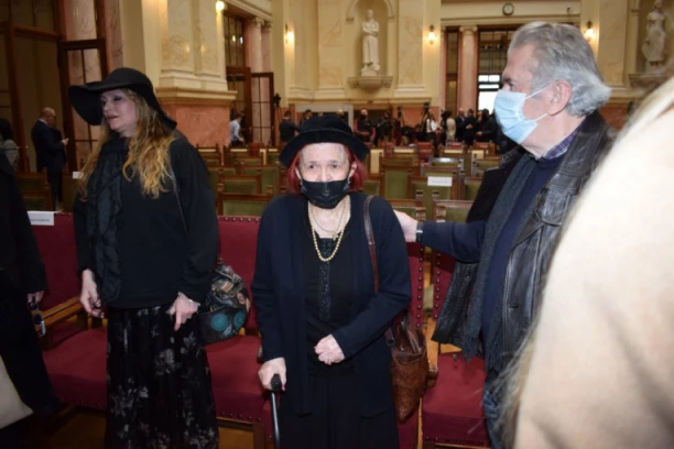 MRKINA SESTRA IMALA MOŽDANI UDAR: Došla da isprati brata na večni počinak, a TUGA je sastavila sa zemljom! (VIDEO)