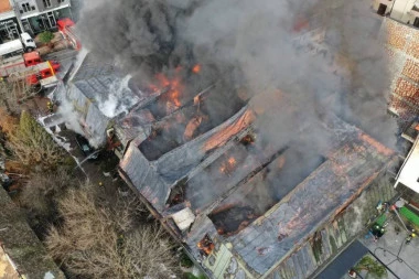 U OBRENOVCU SE TRAGA ZA DVE NESTALE OSOBE NAKON POŽARA: Gašenje vatre se nastavlja i sutra!