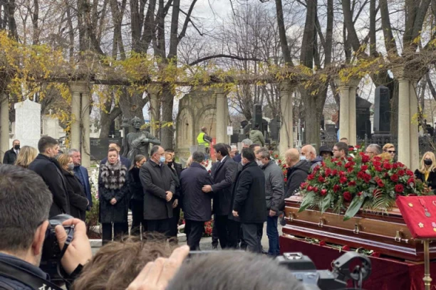 JECAJI SE PROLOMI NOVIM GROBLJEM: Mrku ispratili na VEČNI POČINAK uz Aninu pesmu, a OVO je razlog! (VIDEO)