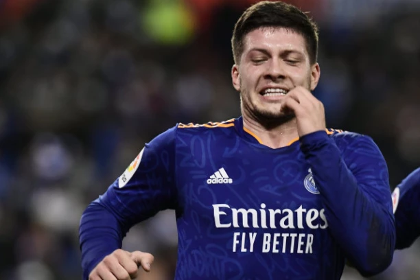 LUKA GA DOVEO KUĆI: Jović ne igra u Realu, pa MENADŽERIŠE: Bivši napadač Zvezde POTPISAO!