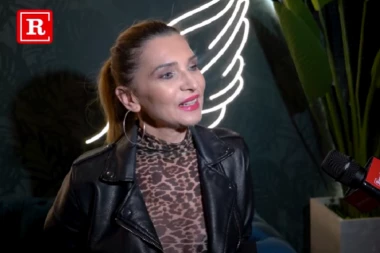 NATALIJA TRIK FX GORI U ŠESTOJ DECENIJI: Skinula se u bikini, pa mlađim koleginicama zadala domaći zadatak! (FOTO)