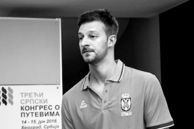 BIO JE U SALI, VOZIO JE BICIKL: Trener AEK-a opisao poslednje sate Jelovca pre moždanog udara!