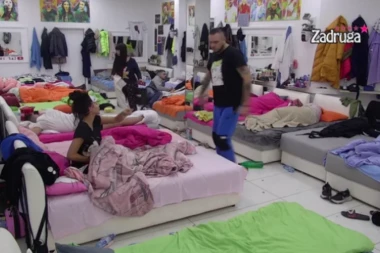 SKINULA JOJ JANJUŠA, SADA BI I CARA? Maja UHVATILA Filipove POGLEDE upućene Marijani pa napravila HAOS! (VIDEO)