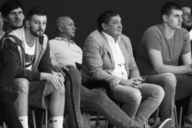 MIŠKOVE REČI O JELOVCU TERAJU SUZE NA OČI! Zastupao sam mnoge lošije i mnoge bolje igrače od njega ali on...