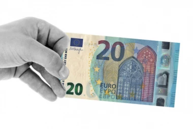 SUTRA KREĆE ISPLATA 20 EVRA: Ova grupa građana će prva primiti državnu pomoć!