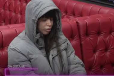MILJANA KULIĆ NA IVICI NERVNOG RASTROJSTVA: Zadrugarku potpuno slomila Zolina veza sa Nevenom, proživljava pakao, GUŠI SE OD BOLA! (VIDEO)