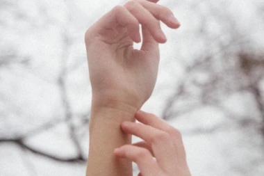 POGLEDAJTE DOBRO U SVOJU RUKU: Broj linija na zglobu otkriva mnogo o vašem životu!