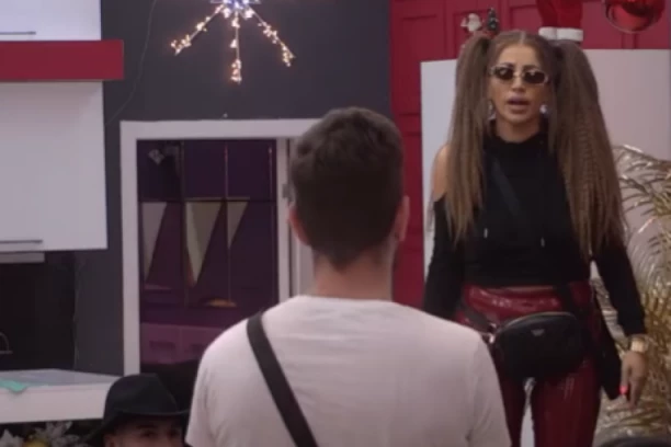 HAOS U ZADRUZI: Dalila skočila na sto, PA SE ŽESTOKO POSVAĐALA sa Stefanom, PLJUŠTALE UVREDE! (VIDEO)