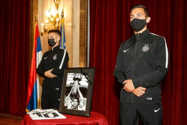 OTIŠAO JE PRAVI, TIHI VELIKAN PARTIZANA: Održana komemoracija legendarnom Momčilu Moci Vukotiću! (FOTO)