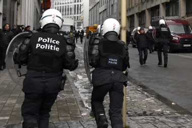 HAOS U BRISELU! POLICIJA IZVRŠILA RACIJU: Pretreseno sedište Evropske narodne stranke!