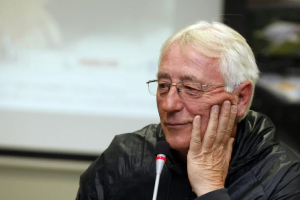 Oliver Dragojević je sa OVOM manekenkom 10 godina VARAO ŽENU: Vesti da je vodio PARALELNI život ŠOKIRALE javnost, njegova supruga zbog SKANDALA završila na LEČENJU!