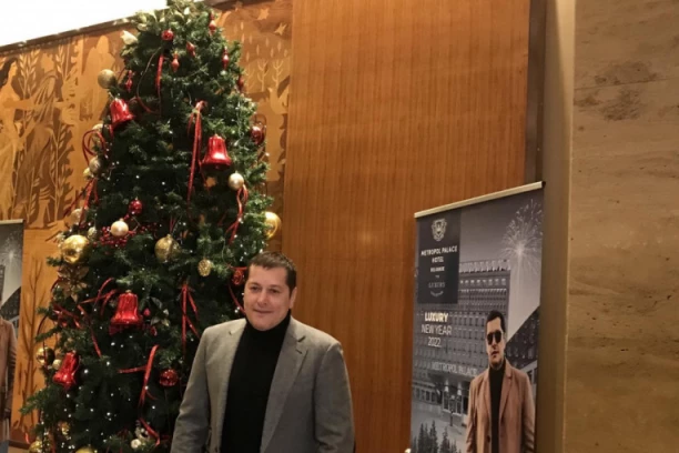KOMŠIJE ACE PEJOVIĆA RAZVEZALE JEZIK: Otkrili da li je izlazio iz kuće dok je imao KORONU, a ovako se ponaša kad POPIJE!