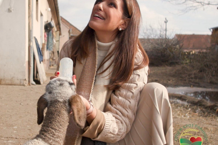 Voditeljka Nina Radulović
