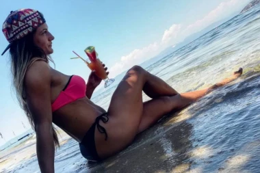 KAKVA BEZOBRAZNICA: Vrele FOTKE ugledale svetlost dana, SRPSKA rukometašica napravila DAR-MAR! (FOTO)