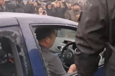 BRZA REAKCIJA POLICIJE: Identifikovani napadači na čoveka kod Sava Centra