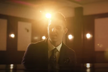 ZAVEO JE PREKO 200.000 ŽENA: Pevač i rijaliti učesnik svojim POVRATKOM napravio TOTALNU POMETNJU! (VIDEO)