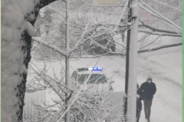 SNEG PRAVI VELIKE PROBLEME: Put Ležimir-Sremska Mitrovica neprohodan (FOTO)