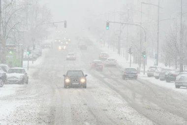 KRAJ MIHOLJSKOG LETA, STIŽE NAM PRVI SNEG: Evo kada počinje zahlađenje u Srbiji i nagli PREOKRET vremena