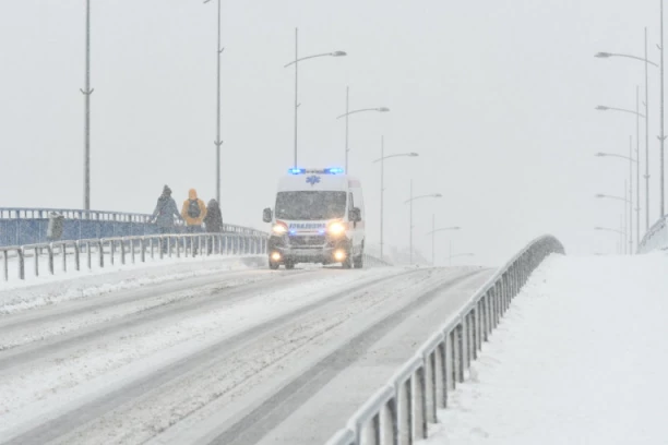 PROGLAŠENA VANREDNA SITUACIJA U IVANJICI: Na Javoru, Goliji i Mučnju nema struje - stanje kritično!