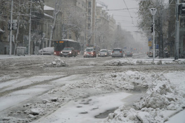 VREME U SRBIJI: Mešovite padavine, danas oblačno i hladno