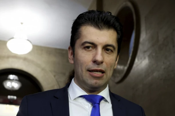 Bugarska ukida veto na pregovore o pristupanju Severne Makedonije u EU! Ministarka potvrdila! Premijer Kiril Petkov se obavezao EK!