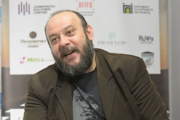 TRAGEDIJE UMESTO DA NAS UJEDINE, ONE NAS RAZDVAJAJU! Zbog izjave Ljube Bandovića nastao muk na konferenciji! Evo šta misli o ubistvu Zorana Đinđića! (FOTO)