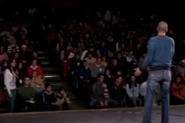 OKRENI SE OVAMO: Ovaj pevač je na audiciji  Zvezde Granda OKRENUO LEĐA ŽIRIJU, Popović odmah REAGOVAO!