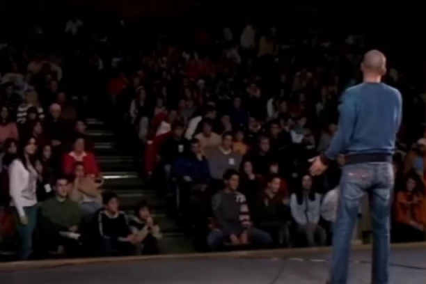 OKRENI SE OVAMO: Ovaj pevač je na audiciji  Zvezde Granda OKRENUO LEĐA ŽIRIJU, Popović odmah REAGOVAO!