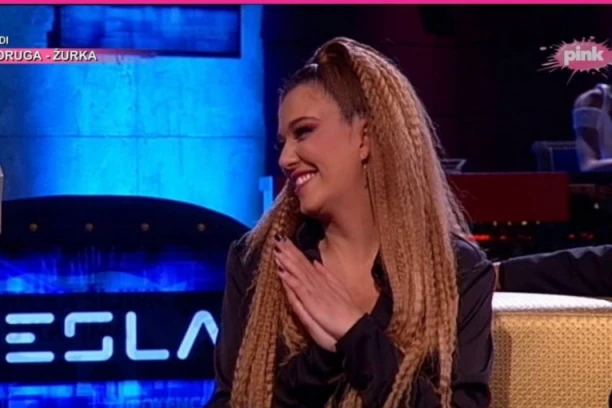 KIJA KOCKAR RATUJE SA TVITERAŠIMA: Pevačicu napali da je NEPISMENA, ona im ŽESTOKO ODBRUSILA! (FOTO)