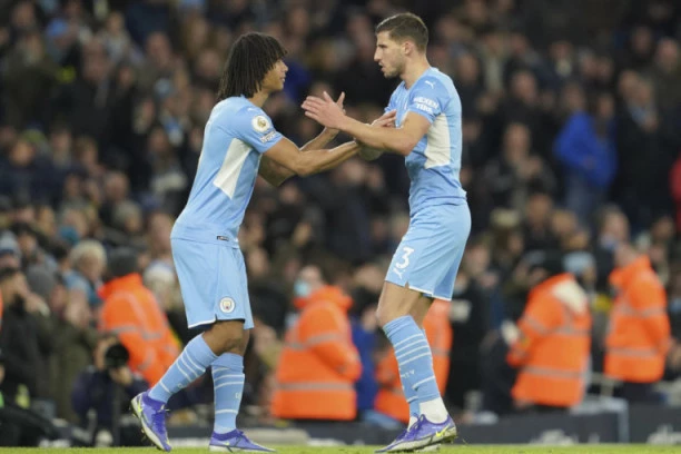 SEDMICA SITIJA! Lids TORPEDOVAN u Mančesteru, novo SLAVLJE Džerarda! (VIDEO)