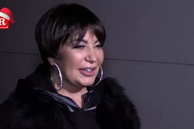 Lezbijke ŠAMARAM i PLJUJEM u facu: Stoja priznala da je imala iskustvo sa ISTIM POLOM!