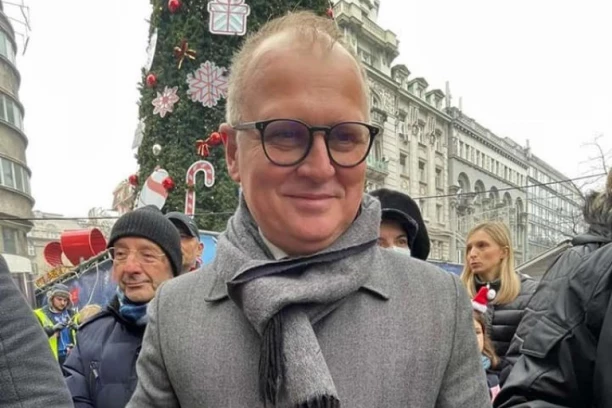 I VESIĆ NAPISAO NOVOGODIŠNJU ŽELJU! U društvu mališana zvanično otvorena Beogradska zima