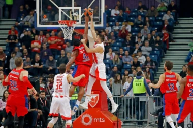 VELIKA GREŠKA! Bivši centar Crvene zvezde bez kluba!