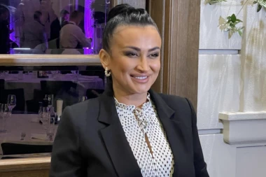 KUMA STIGLA PRVA NA PROSLAVU ROĐENJA ĆERKE KAĆE GRUJIĆ I GOBELJE: Andreana Čekić PROGOVORILA o novopečenim roditeljima, a ona im POSLALA PORUKU!