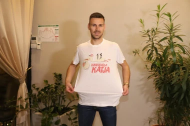 PONOSNI OTAC: Marko Gobeljić otkrio kako se pevačica oseća nakon porođaja, a onda priznao da je PUSTIO SUZU kad je video NASLEDNICU!