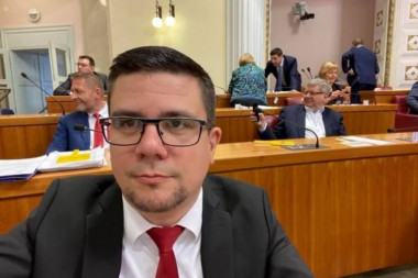 PRVI JAVNI GEJ POLJUBAC: Partner hrvatskog političara objavio fotografiju i izazvao mnogobrojne reakcije javnosti (FOTO)