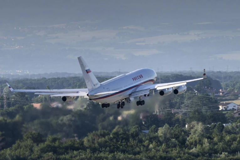 TEŽAK UDARAC IZ EU! Rampa za ruske avione, traži se zabrana RT i Sputnjika